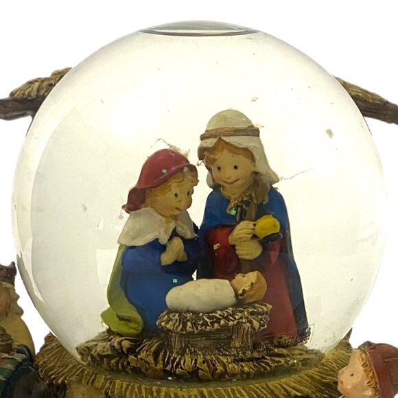 Musical Glitterdome Globe Nativity Plays "We Wish You "A Merry Christmas" - Picture 3 of 9